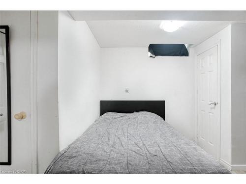 135 Eastforest Trail, Kitchener, ON - Indoor Photo Showing Bedroom