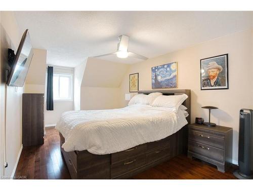 135 Eastforest Trail, Kitchener, ON - Indoor Photo Showing Bedroom