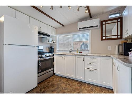 6-92 Clubhouse Road, Turkey Point, ON 