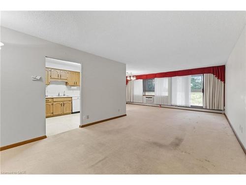 305-400 Champlain Boulevard, Cambridge, ON - Indoor