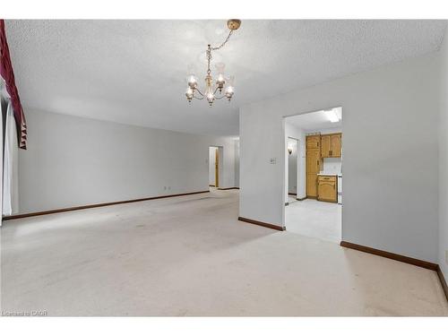 305-400 Champlain Boulevard, Cambridge, ON - Indoor Photo Showing Other Room
