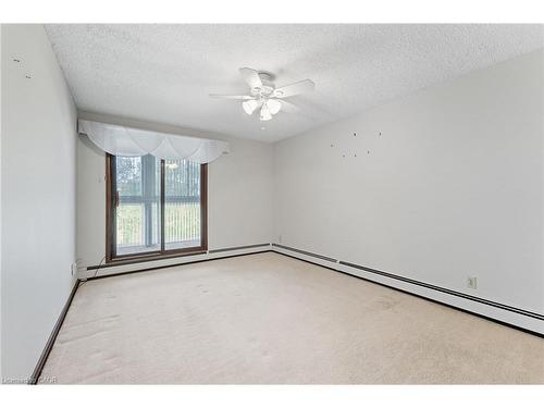 305-400 Champlain Boulevard, Cambridge, ON - Indoor Photo Showing Other Room