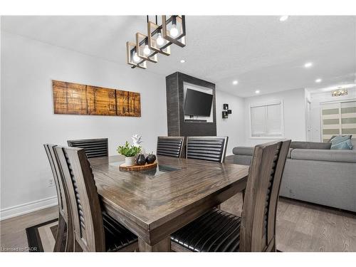 19 Marl Meadow Drive, Kitchener, ON - Indoor Photo Showing Dining Room