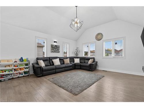 19 Marl Meadow Drive, Kitchener, ON - Indoor Photo Showing Living Room