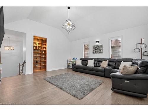 19 Marl Meadow Drive, Kitchener, ON - Indoor Photo Showing Living Room