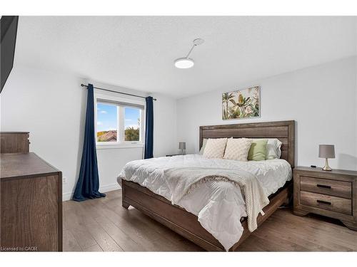 19 Marl Meadow Drive, Kitchener, ON - Indoor Photo Showing Bedroom