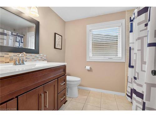 19 Marl Meadow Drive, Kitchener, ON - Indoor Photo Showing Bathroom