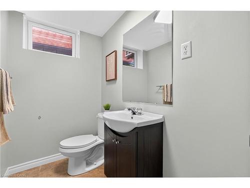 19 Marl Meadow Drive, Kitchener, ON - Indoor Photo Showing Bathroom