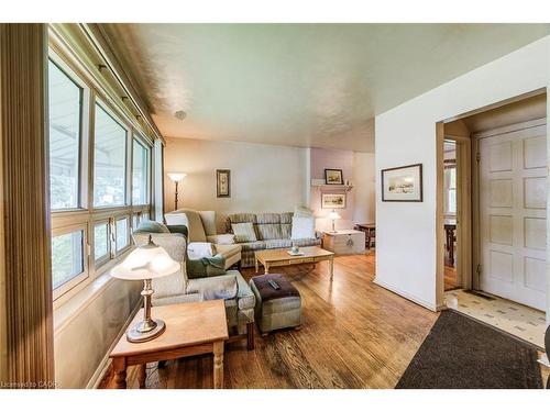105 Lorne Crescent, Kitchener, ON - Indoor Photo Showing Living Room