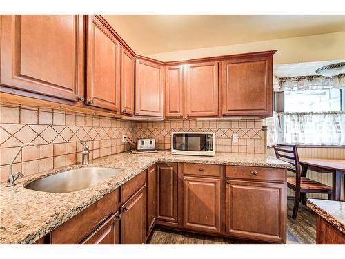 105 Lorne Crescent, Kitchener, ON - Indoor Photo Showing Kitchen