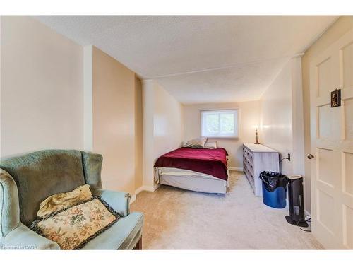 105 Lorne Crescent, Kitchener, ON - Indoor Photo Showing Bedroom