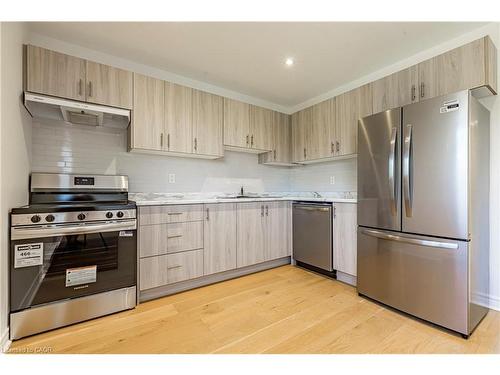 2-65 Mount Albion Road, Hamilton, ON - Indoor Photo Showing Kitchen