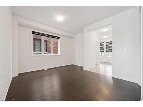 421 Newman Drive, Cambridge, ON - Indoor Photo Showing Other Room