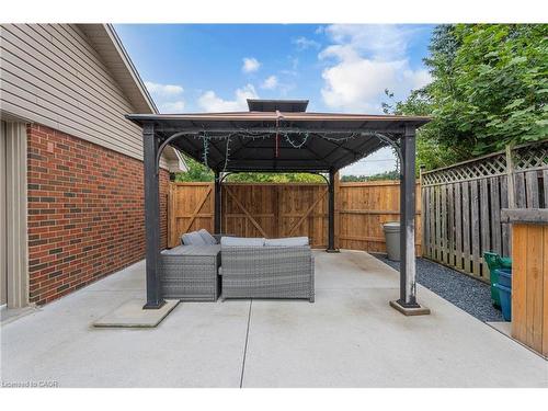 35 Hickery Place, Brantford, ON - Outdoor With Exterior