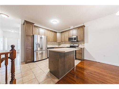 3-163 Livingston Avenue, Grimsby, ON - Indoor Photo Showing Kitchen