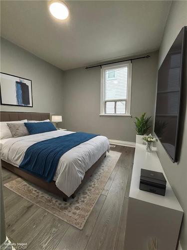 46 Delena Avenue S, Hamilton, ON - Indoor Photo Showing Bedroom