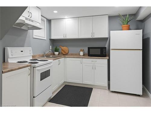 46 Delena Avenue S, Hamilton, ON - Indoor Photo Showing Kitchen
