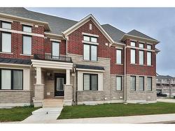 9 Crown Gate  Oakville, ON L6M 0W8