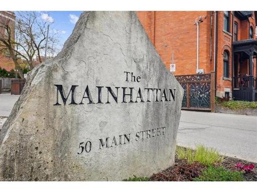 313-50 Main Street, Dundas, ON - Outdoor