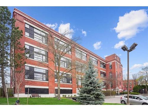 313-50 Main Street, Dundas, ON - Outdoor