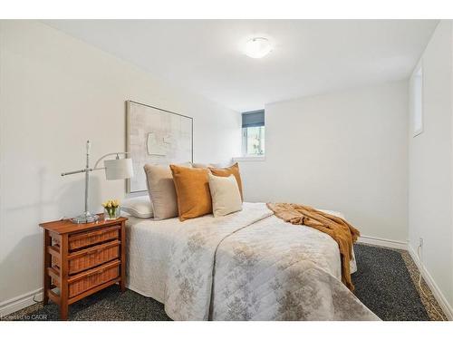 313-50 Main Street, Dundas, ON - Indoor Photo Showing Bedroom