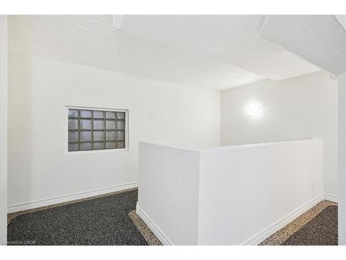 313-50 Main Street, Dundas, ON - Indoor Photo Showing Other Room