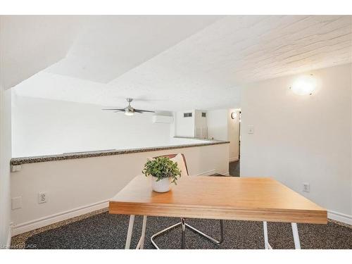 313-50 Main Street, Dundas, ON - Indoor Photo Showing Other Room