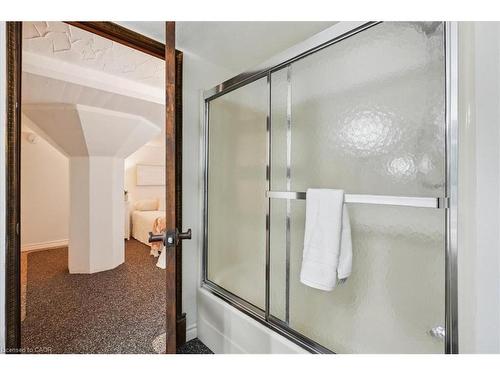 313-50 Main Street, Dundas, ON - Indoor Photo Showing Bathroom