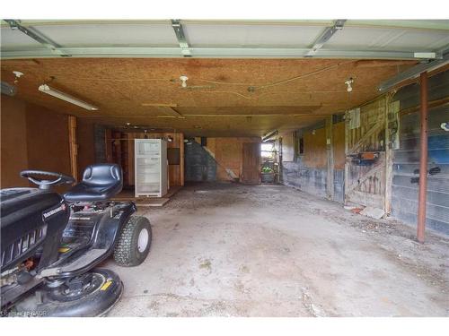 334789 33Rd Line, Ingersoll, ON - Indoor Photo Showing Garage