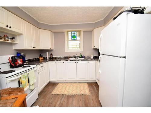334789 33Rd Line, Ingersoll, ON - Indoor Photo Showing Kitchen With Double Sink