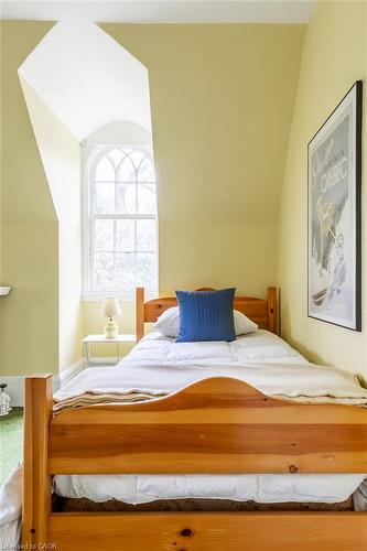 45 Markland Street, Hamilton, ON - Indoor Photo Showing Bedroom