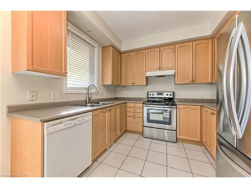 126 Merrilee Crescent, Hamilton, ON - Indoor Photo Showing Kitchen With Double Sink
