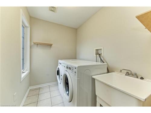 126 Merrilee Crescent, Hamilton, ON - Indoor Photo Showing Laundry Room