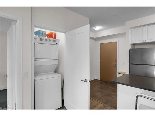 431-16 Concord Place, Grimsby, ON - Indoor Photo Showing Laundry Room