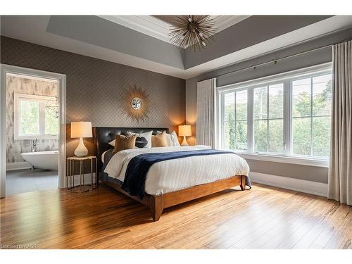 1324 Cambridge Drive, Oakville, ON - Indoor Photo Showing Bedroom