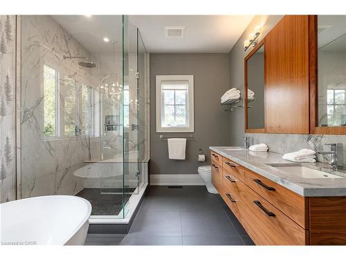 1324 Cambridge Drive, Oakville, ON - Indoor Photo Showing Bathroom
