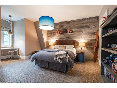 1324 Cambridge Drive, Oakville, ON - Indoor Photo Showing Bedroom