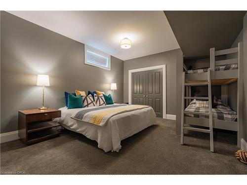1324 Cambridge Drive, Oakville, ON - Indoor Photo Showing Bedroom