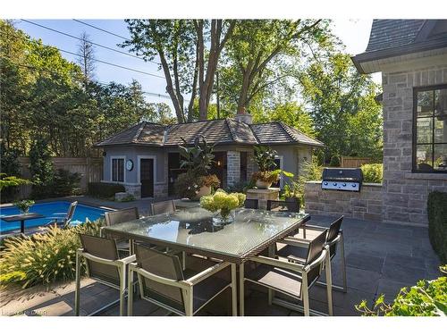 1324 Cambridge Drive, Oakville, ON - Outdoor