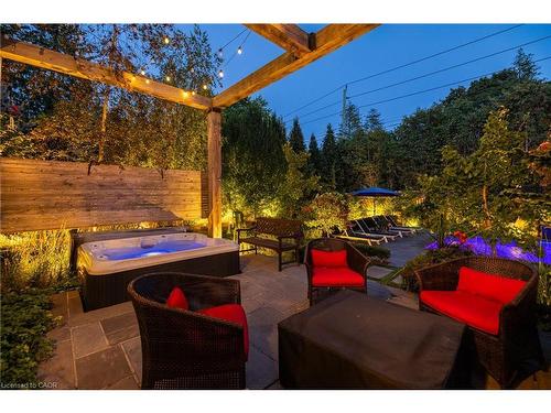 1324 Cambridge Drive, Oakville, ON - Outdoor