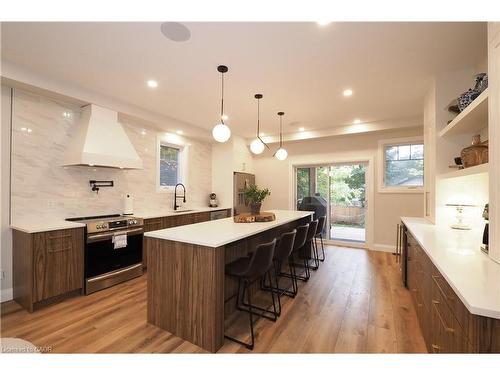 238 Eagle Street S, Cambridge, ON - Indoor Photo Showing Kitchen With Upgraded Kitchen