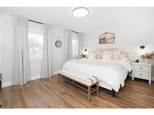238 Eagle Street S, Cambridge, ON - Indoor Photo Showing Bedroom
