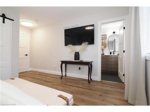 238 Eagle Street S, Cambridge, ON - Indoor Photo Showing Other Room