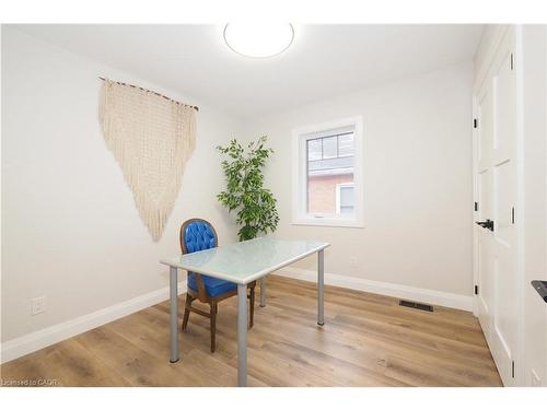 238 Eagle Street S, Cambridge, ON - Indoor