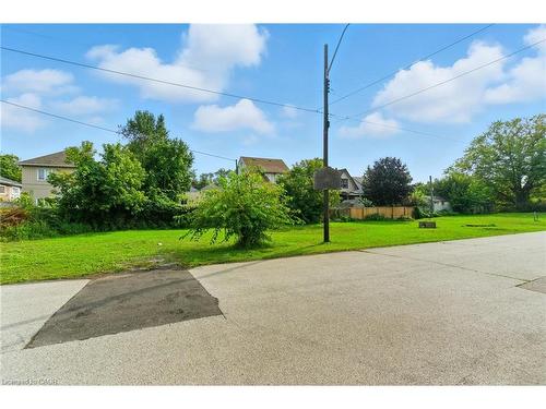 10 Knapmans Drive, Hamilton, ON 