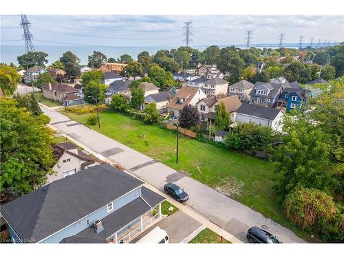 11 Knapmans Drive, Hamilton, ON 