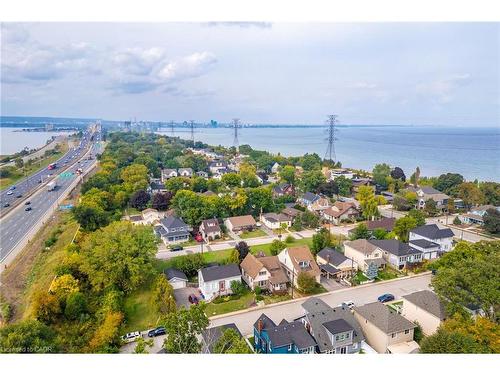 11 Knapmans Drive, Hamilton, ON 