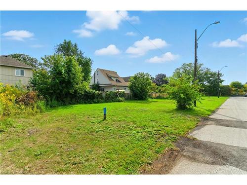 11 Knapmans Drive, Hamilton, ON 