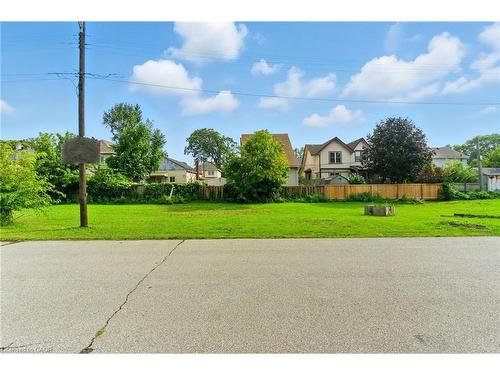 11 Knapmans Drive, Hamilton, ON 