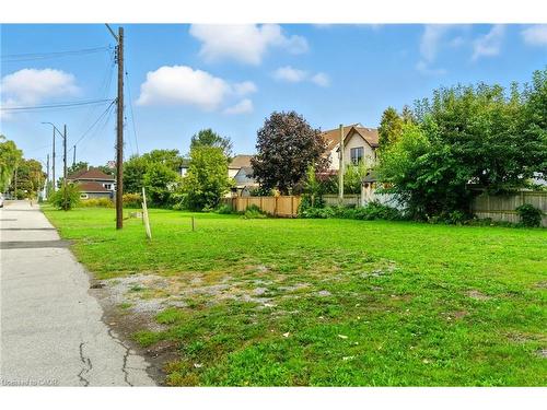 11 Knapmans Drive, Hamilton, ON 